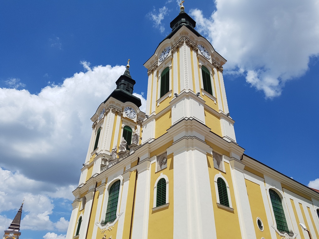 La cathédrale Szent Istvàn (Saint-Etienne) à Székesegyház